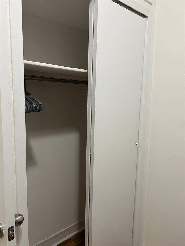 PRIVATE ROOM AVAILABLE FOR JULY