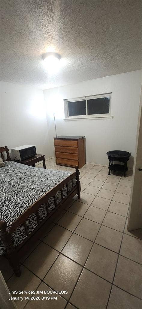 Room in Nice Neighborhood...