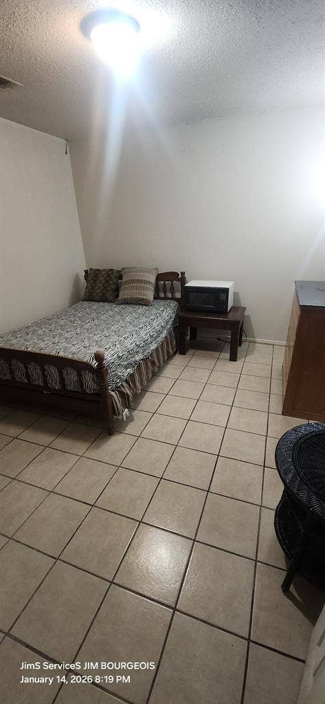 Room in Nice Neighborhood...