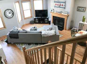 Roommate for Roscoe Village