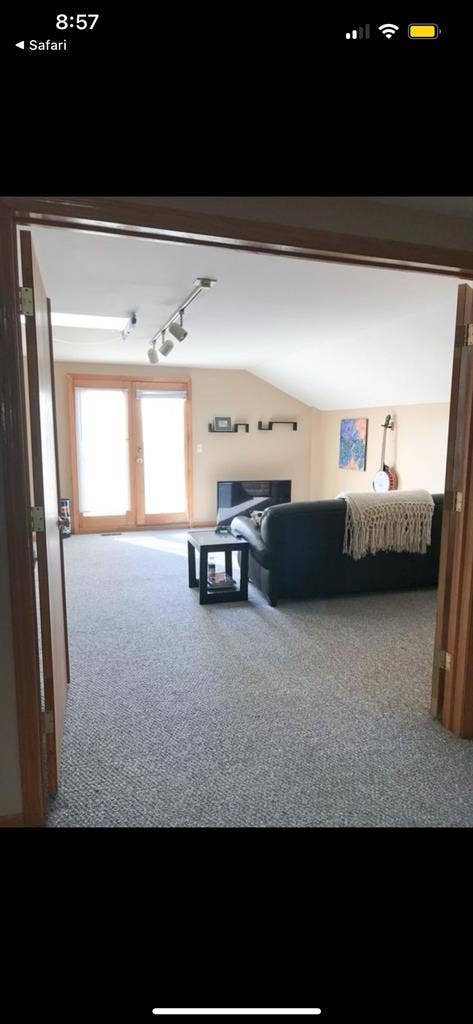 Roommate for Roscoe Village
