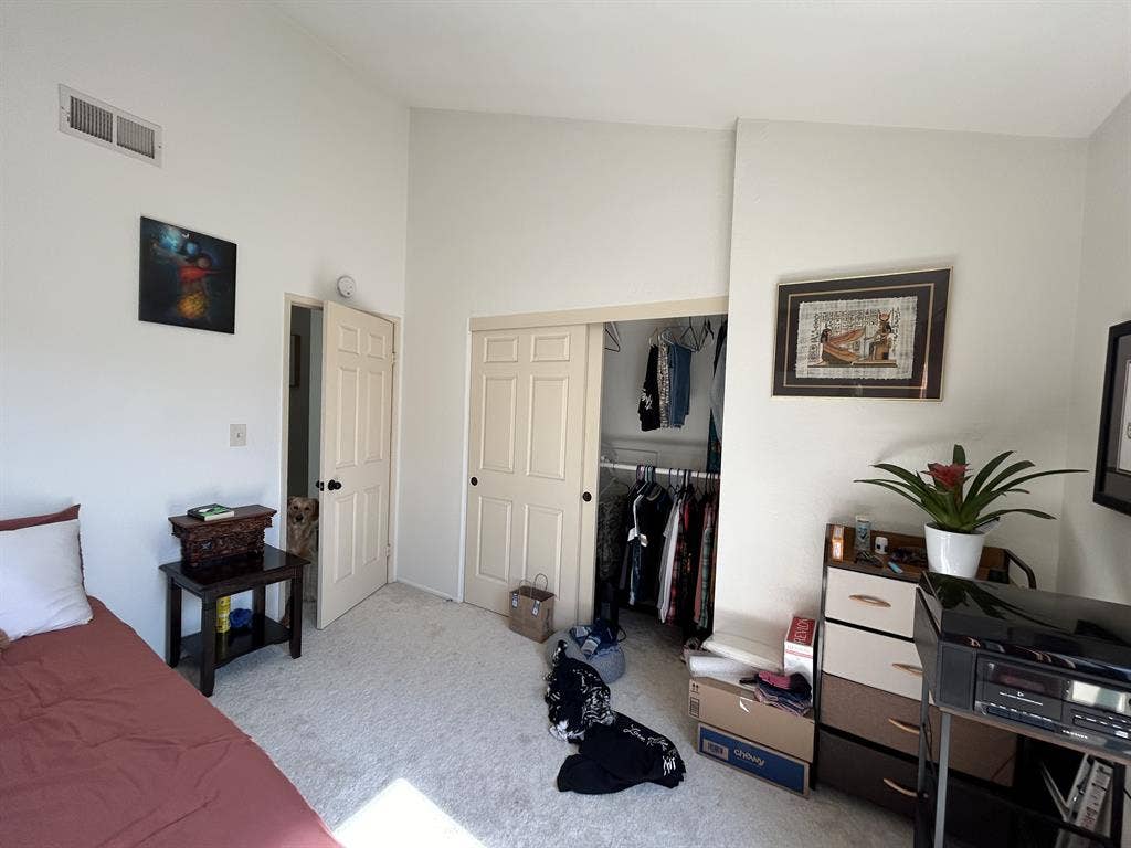 HB room w/ Attached Balcony