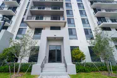 🌴Modern 2BR Apartment-Private Room