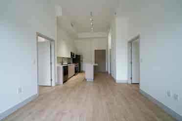 🌴Modern 2BR Apartment-Private Room