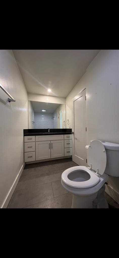 Master Bedroom For Rent in Redondo