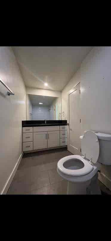 Master Bedroom For Rent in Redondo