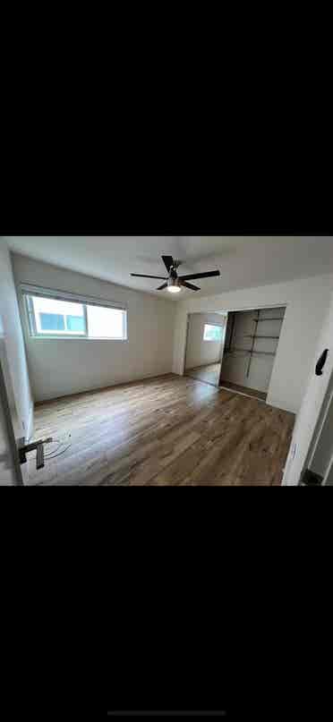 Master Bedroom For Rent in Redondo