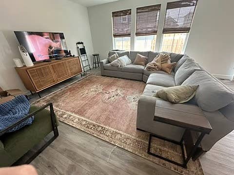 Looking for some room mates!