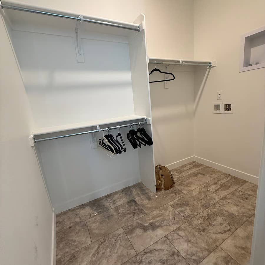 Looking for some room mates!