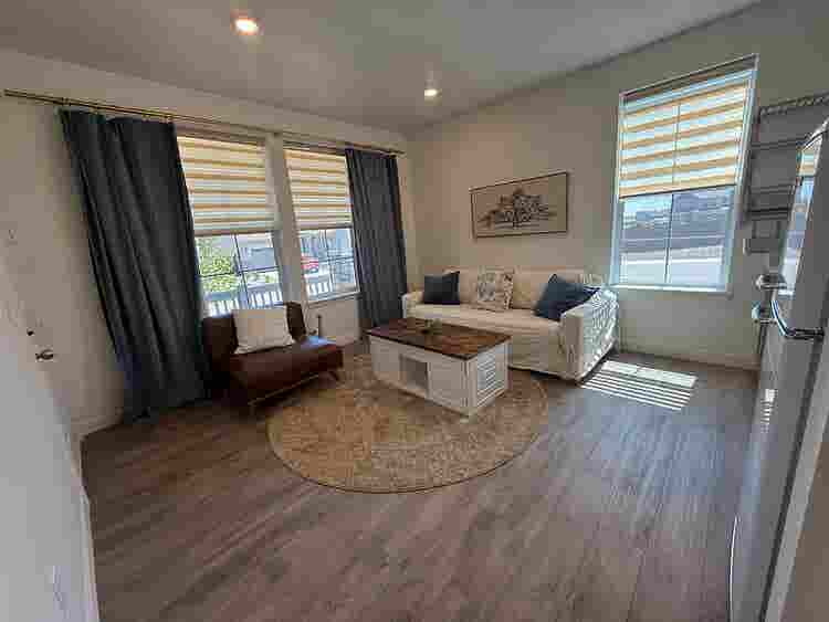 Looking for some room mates!