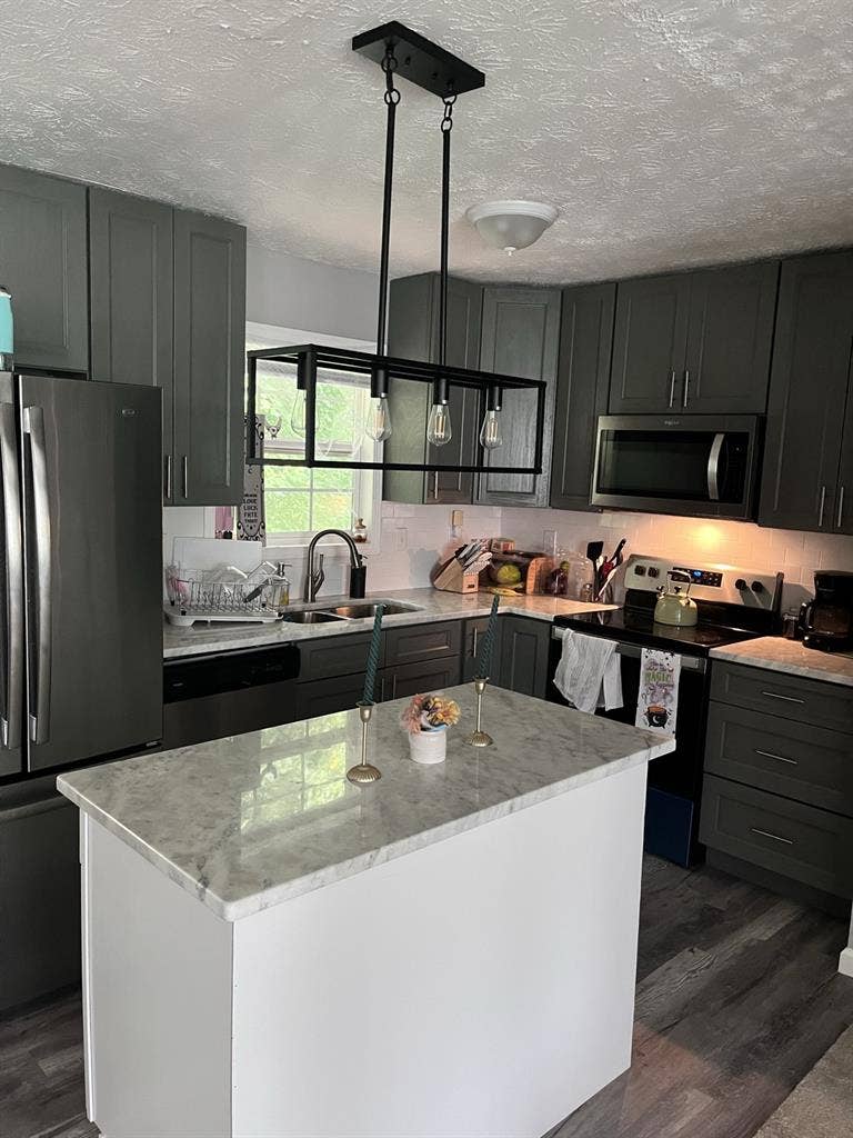 Master Bedroom Available August 1st