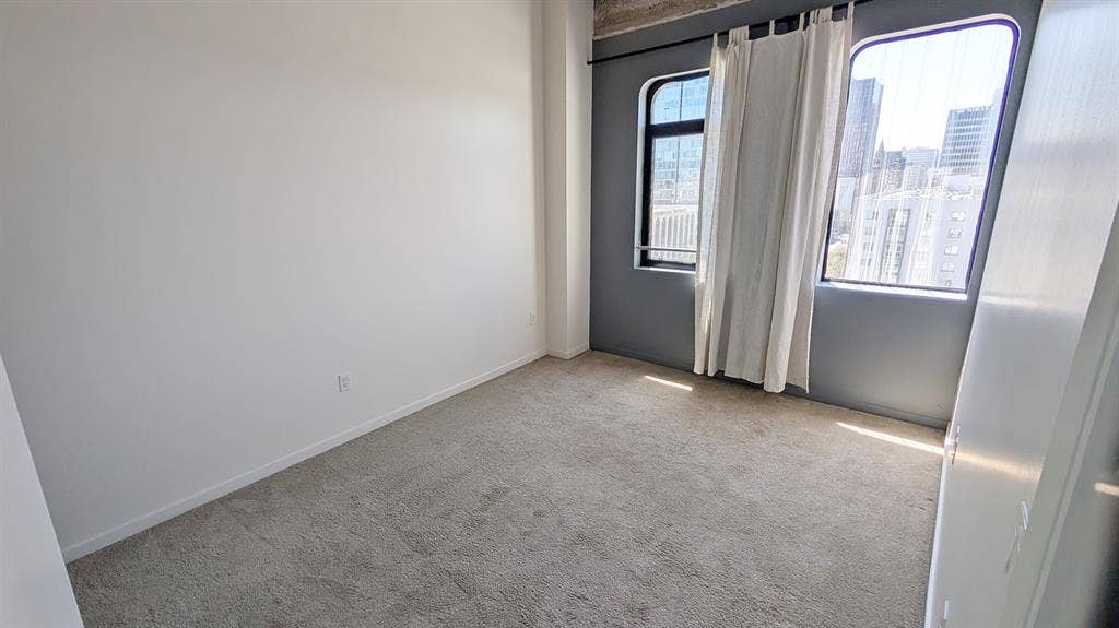 Spacious Koreatown Room