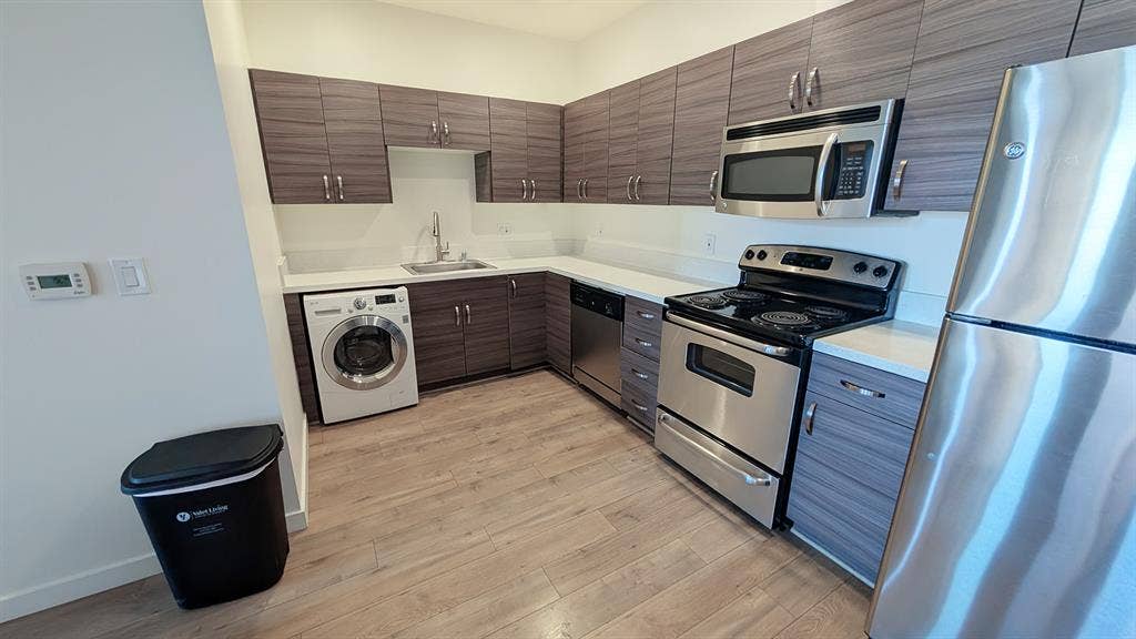 Spacious Koreatown Room