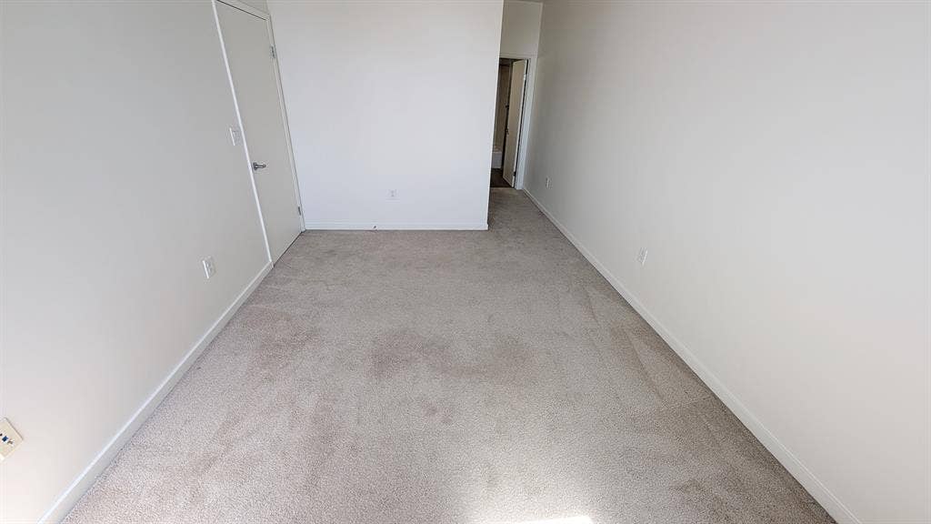 Spacious Koreatown Room