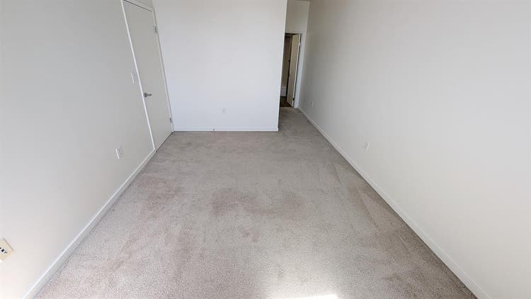 Spacious Koreatown Room