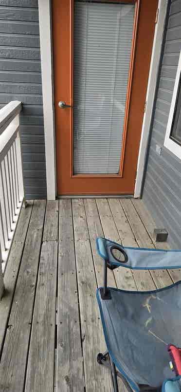 Looking for s roommate!