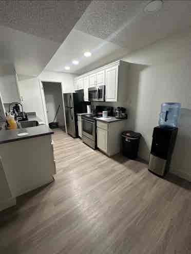 looking for a roommate asapp
