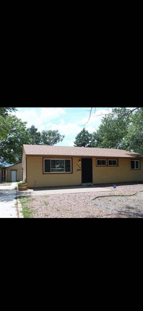 Private room near UCCS.