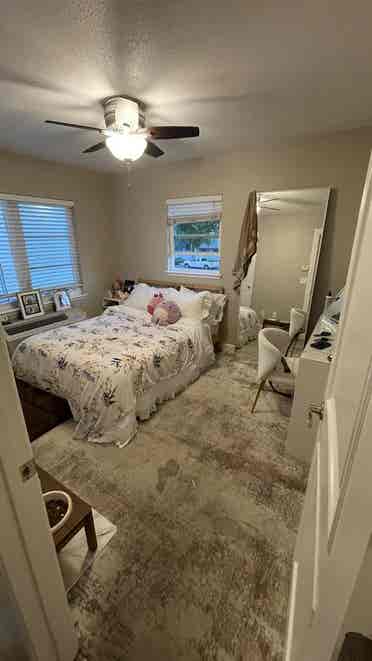 🌸 Private Room for Rent