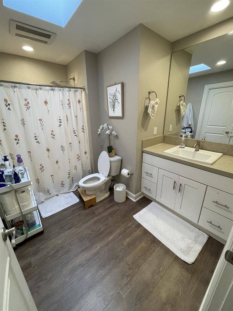 🌸 Private Room for Rent