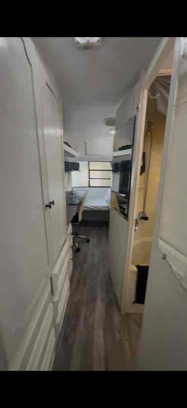 ROOM FOR MONTHLY RENT!
