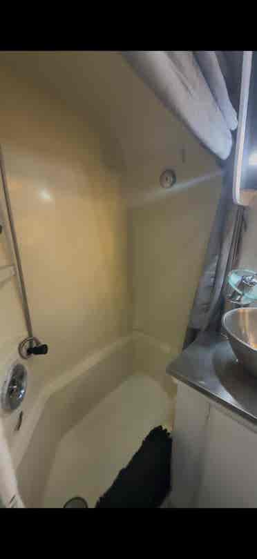 ROOM FOR MONTHLY RENT!