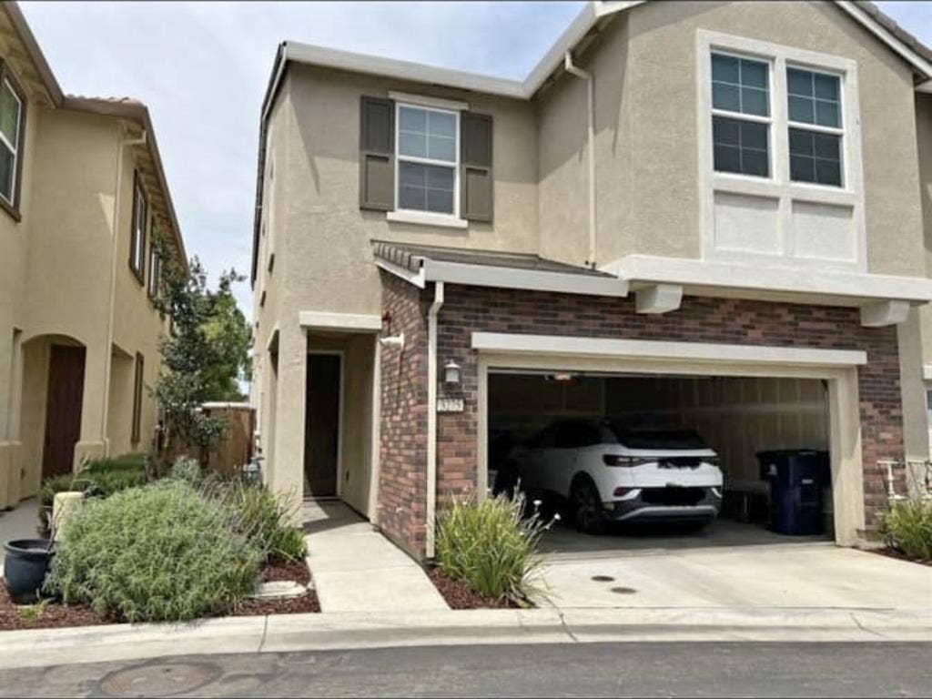 Townhouse for rent in Tracy