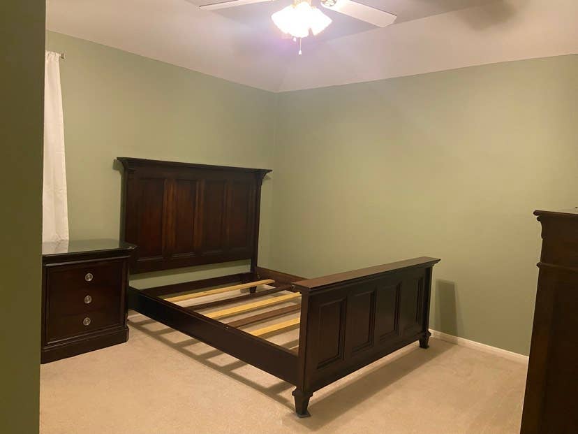 Room with private bath /quiet