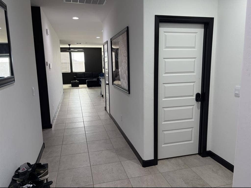 1 ROOM AVAILABLE NOVEMBER th