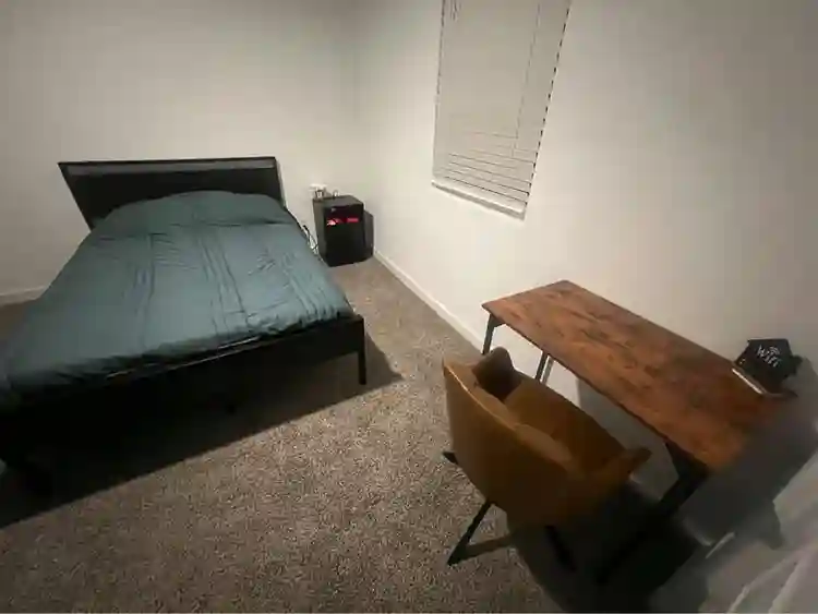 1 ROOM AVAILABLE NOVEMBER th
