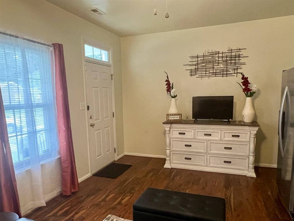 Beautiful furnished rooms available