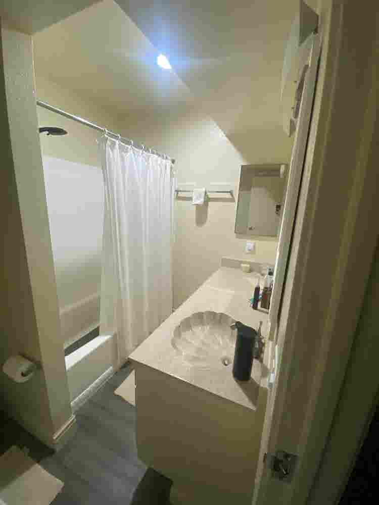 Room in Vista