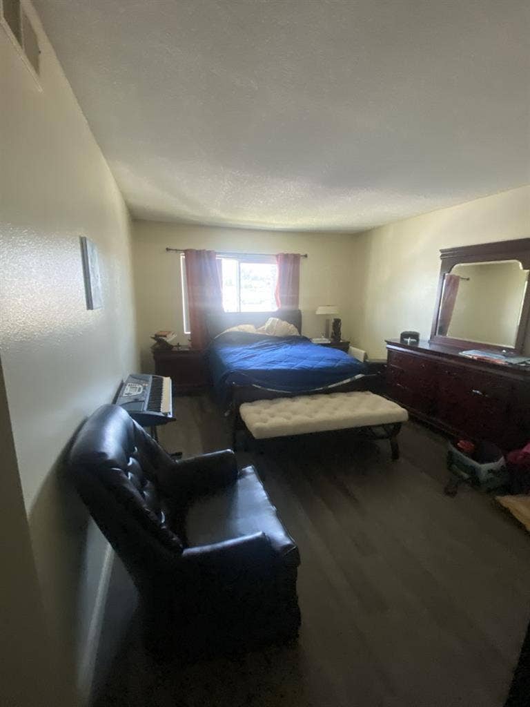 Room in Vista
