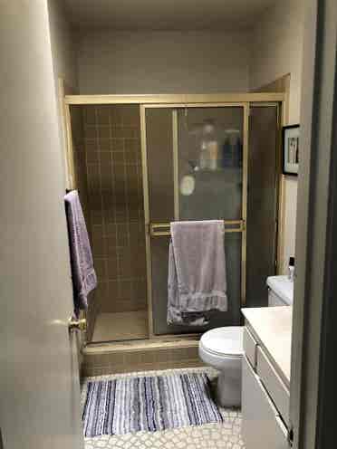 Roommate Wanted Aug 1 move in