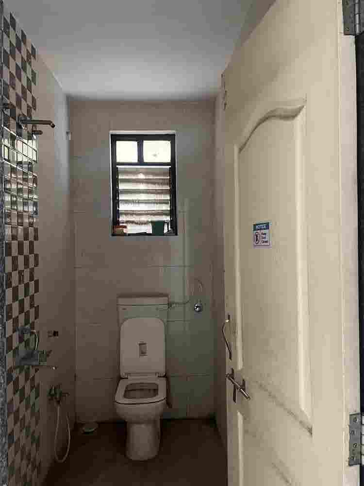 2 roommates required in phase 1
