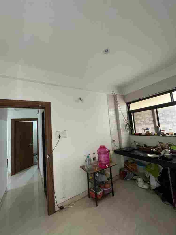 2 roommates required in phase 1