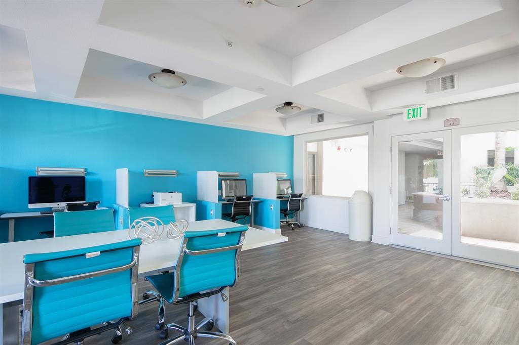 SHARED Room Summer Sublease, /mo