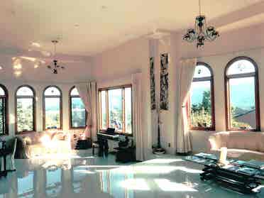 Luxury Living. Nature. Views. Arts.
