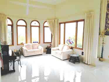 Luxury in Nature. Views. Arts.