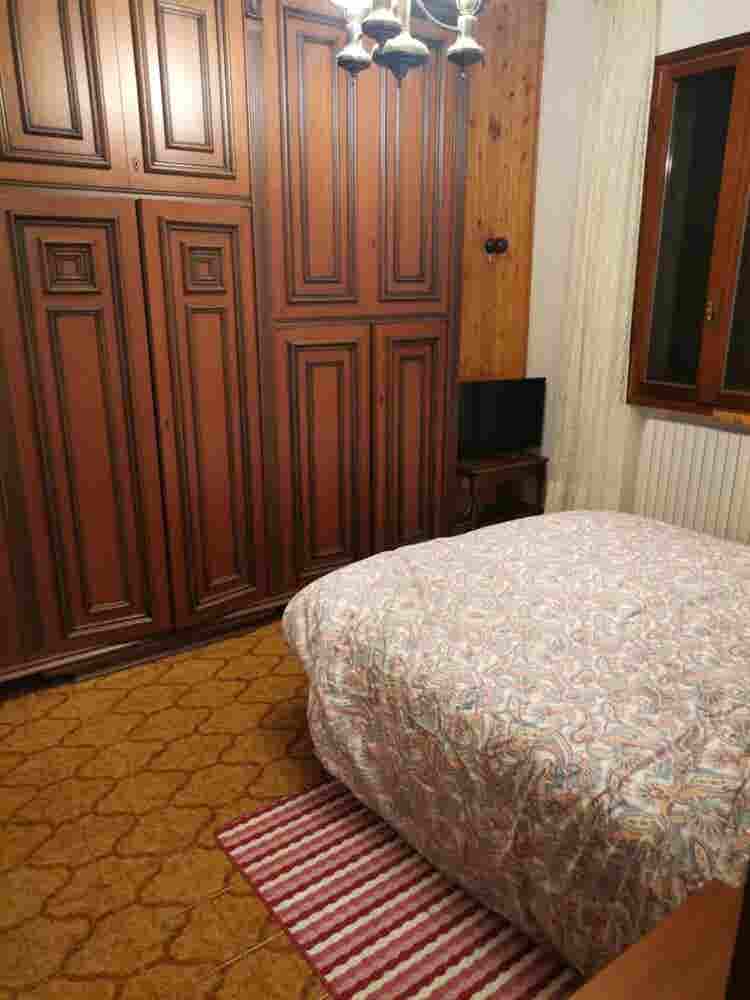 Room, short or medium term
