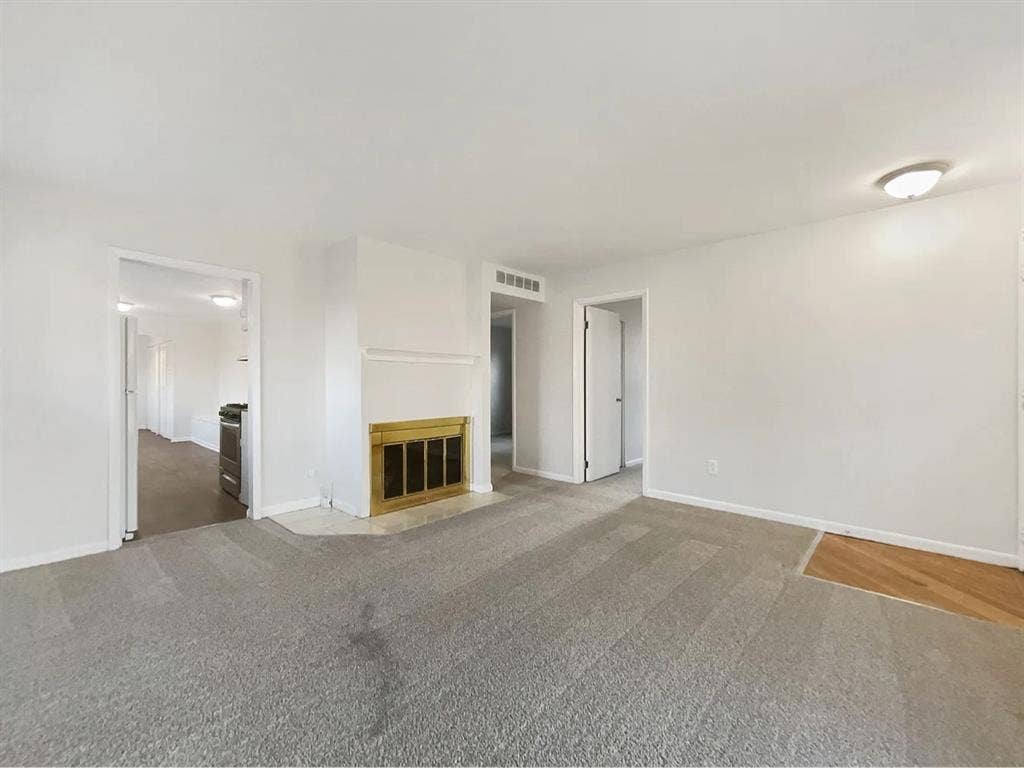 3 bedroom house with 1 bedroom for