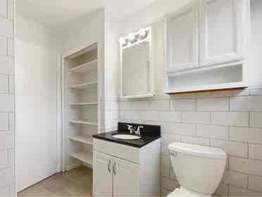 3 bedroom house with 1 bedroom for