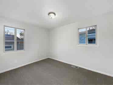 3 bedroom house with 1 bedroom for