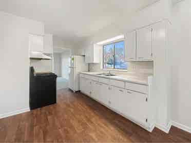 3 bedroom house with 1 bedroom for
