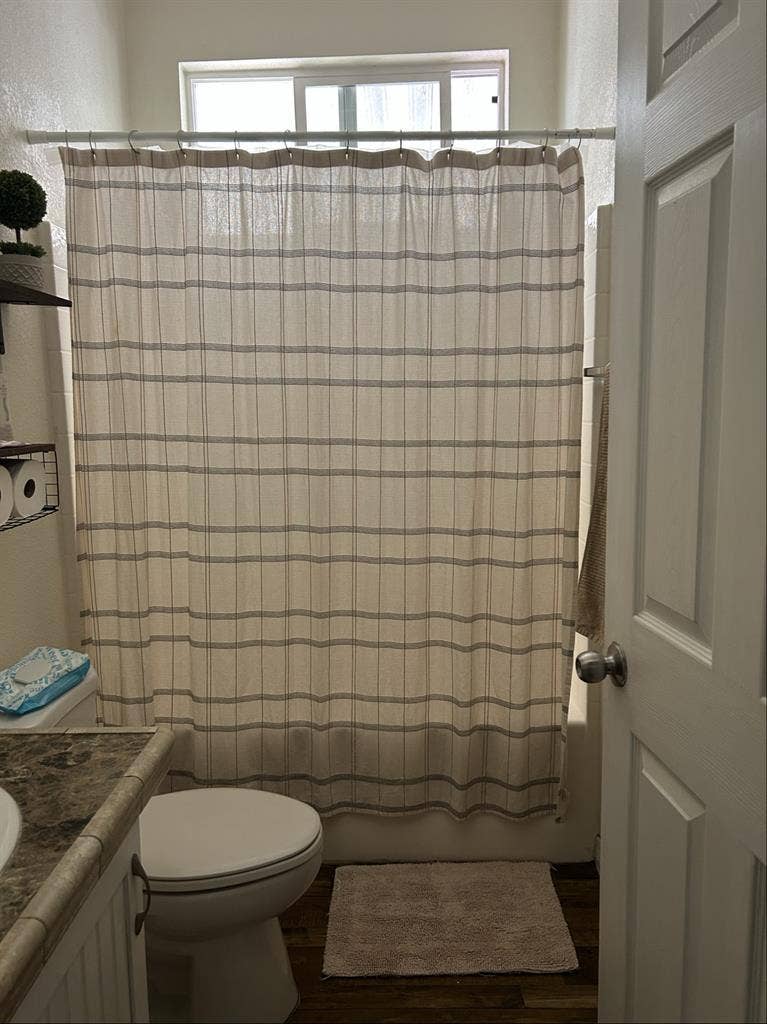 1Bedroom in a three bedroom home