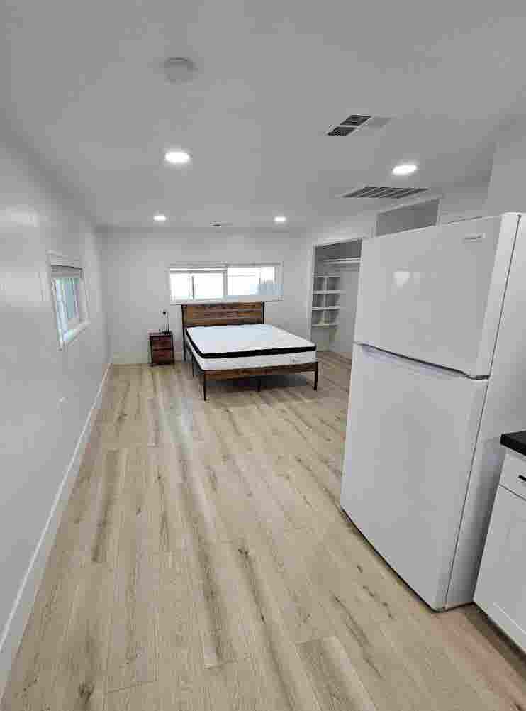 Modern Renovated Studio Casita