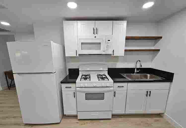 Modern Renovated Studio Casita