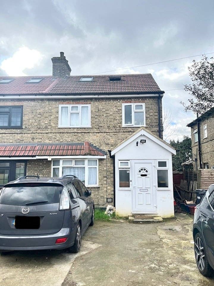 Hounslow East-London--Two bed Flat