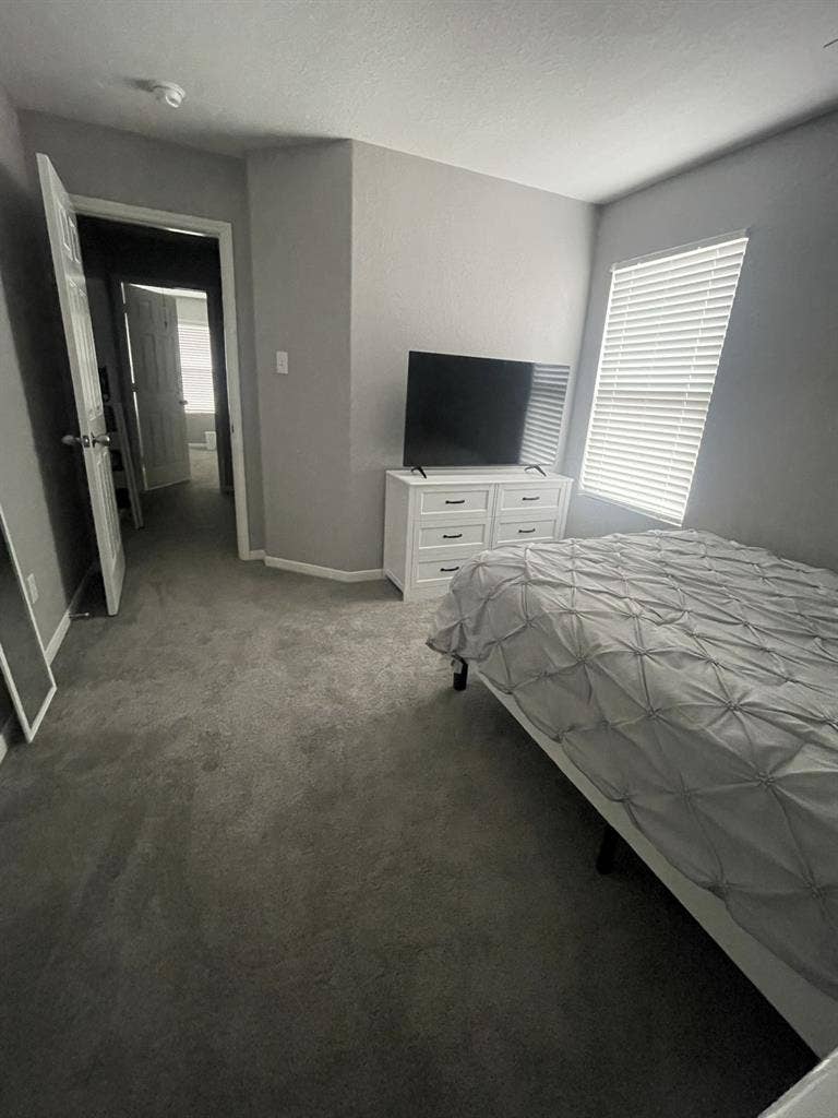 Rooms Available in Humble