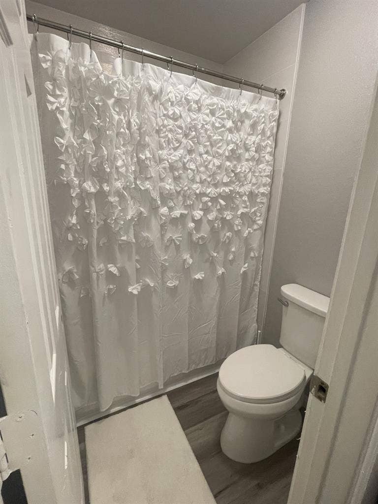 Rooms Available in Humble
